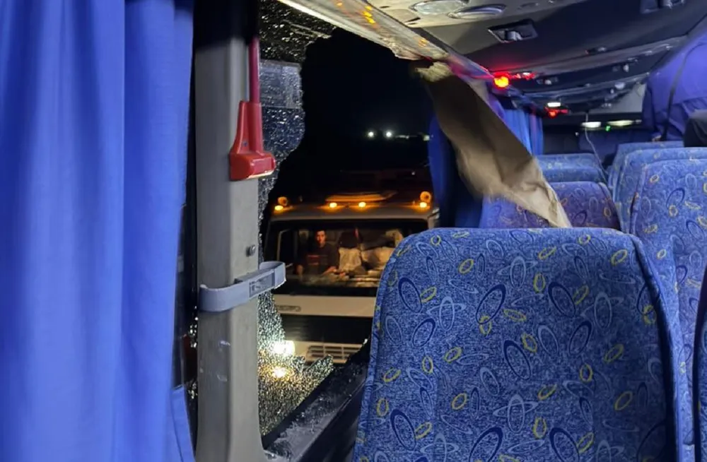 Micro de Boca apedreado, foto gentileza Tato Aguilera