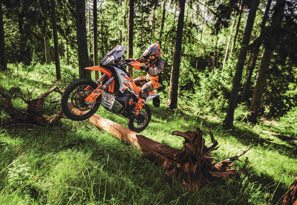 KTM 890 ADVENTURE R -1